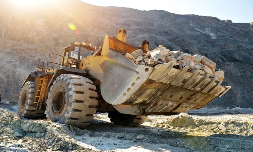 When does a mineral discovery justify building a mine?